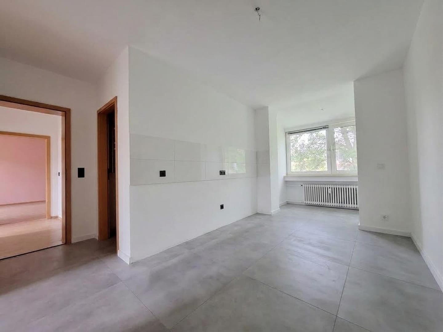 Modernisierte 4,5 Zimmer-KDB Wohnung (98qm) in ruhiger Lage von Essen-Dellwig (Gleisstr. 36)