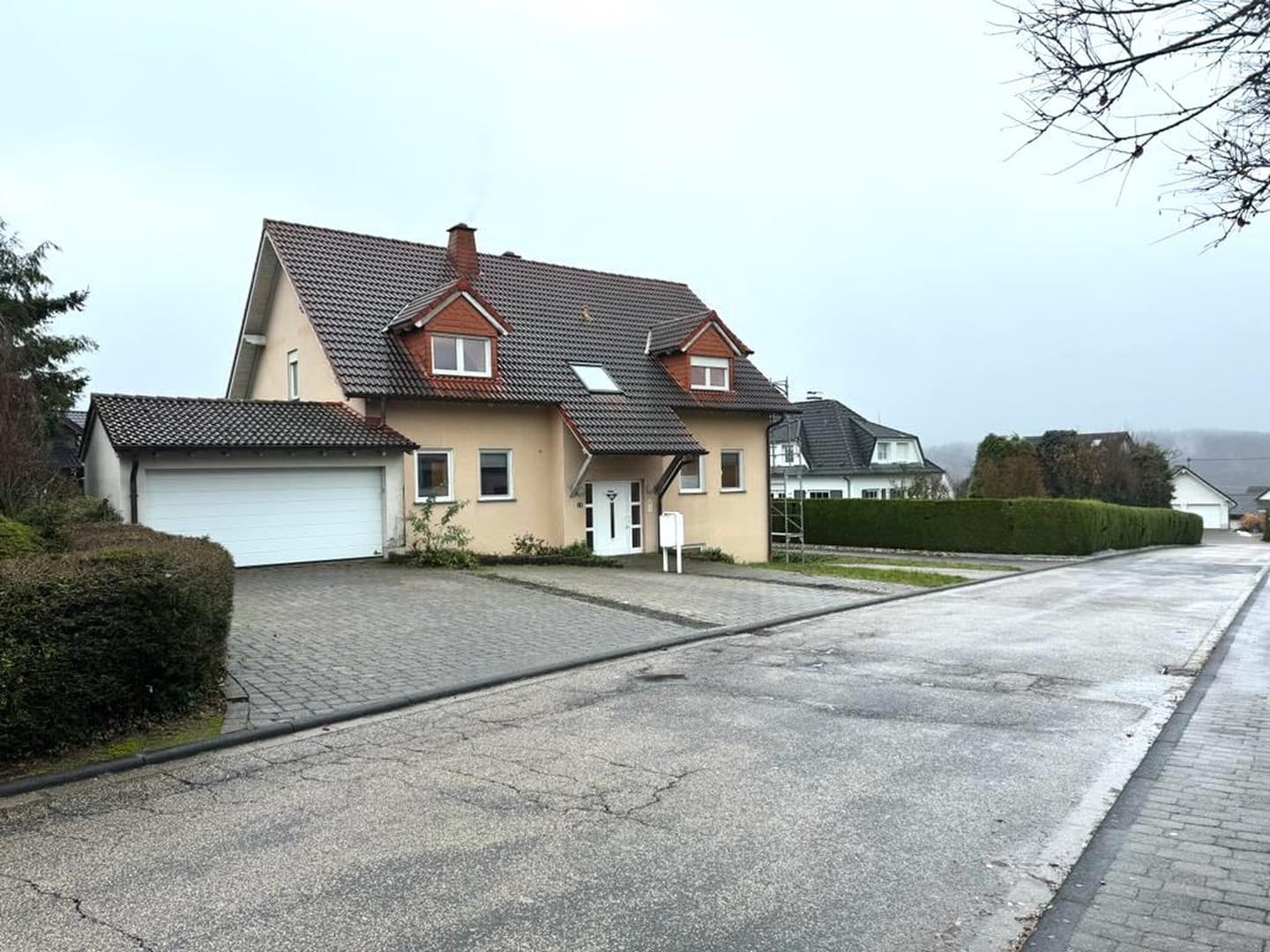 Große, moderne Wohnung INKL Küche* in Trierweiler