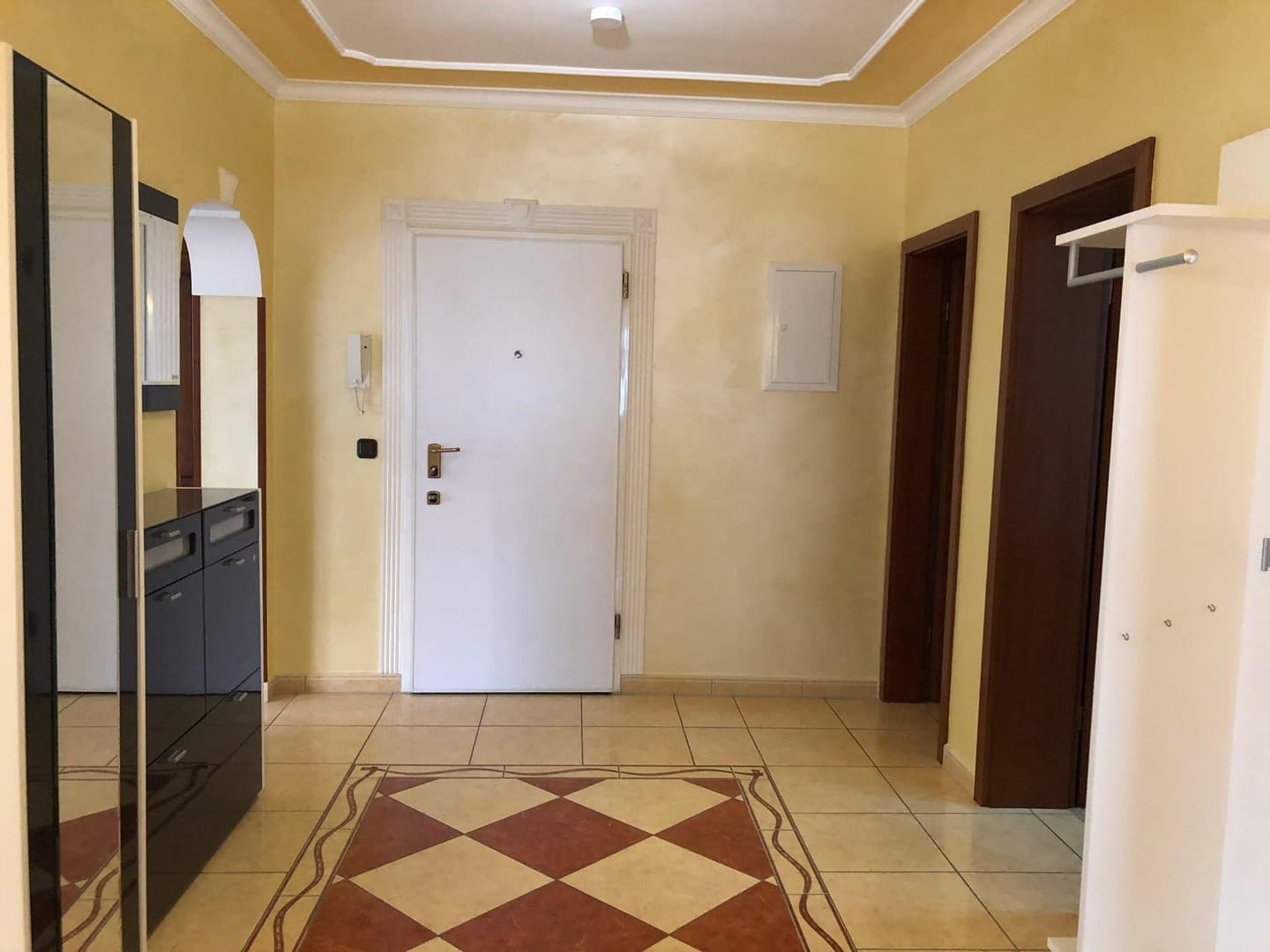 86,5 m² • 3 Zimmer • Einbauküche mit NEUEN Geräten • Neckarstadt-Ost