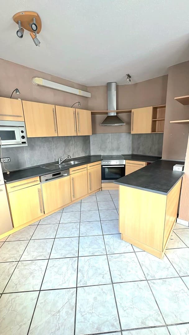 Moderne 3-Zimmerwohnung mit Einbauküche (R30 - BEKS34-WE02)