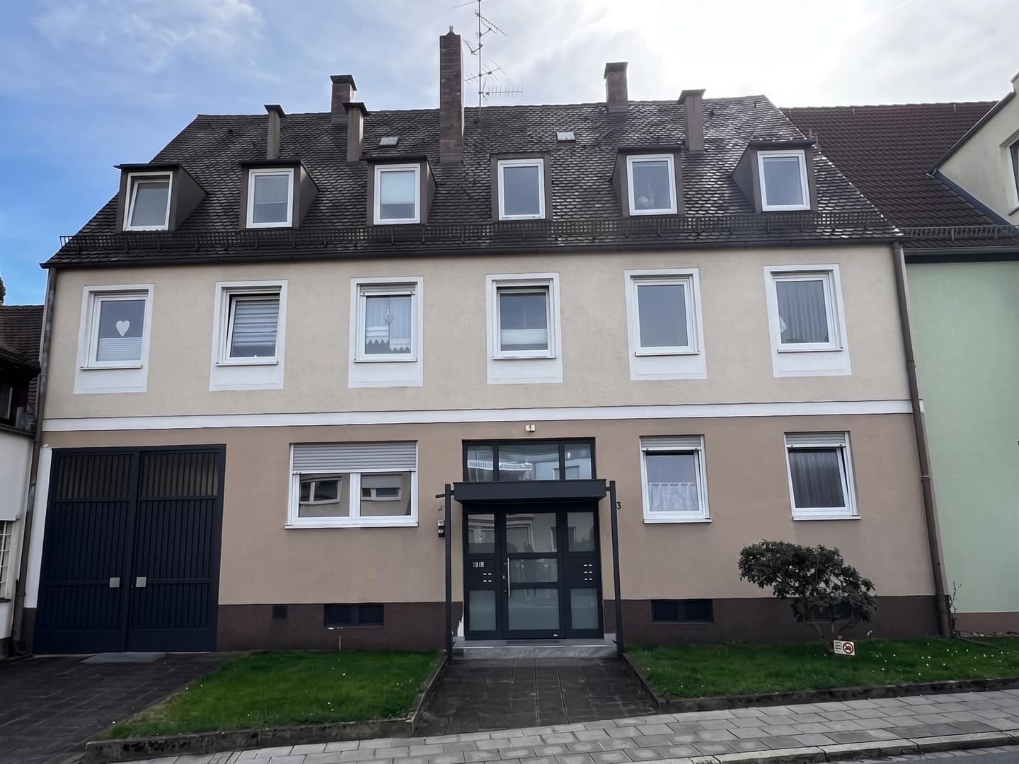 Mehrfamilienhaus in begehrter Lage mit Wertsteigerung durch Ausbaupotenzial