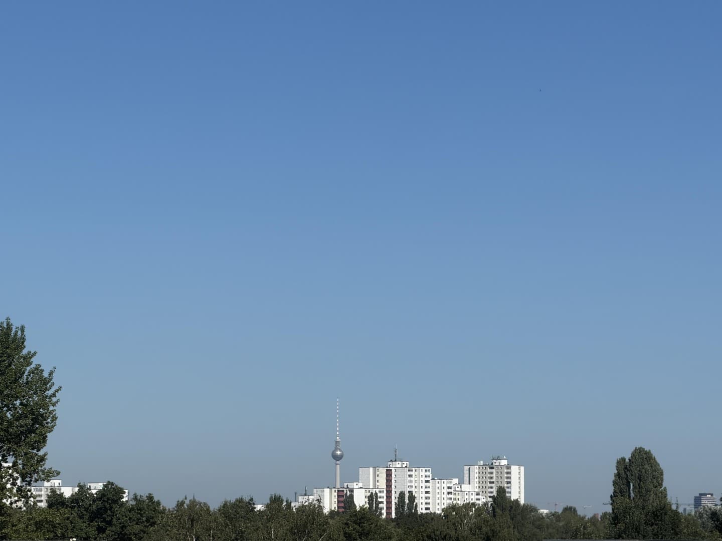 Berlin von privat / Helle 3-Zimmer-Wohnung mit Dachterrasse – Berlin-Baumschulenweg