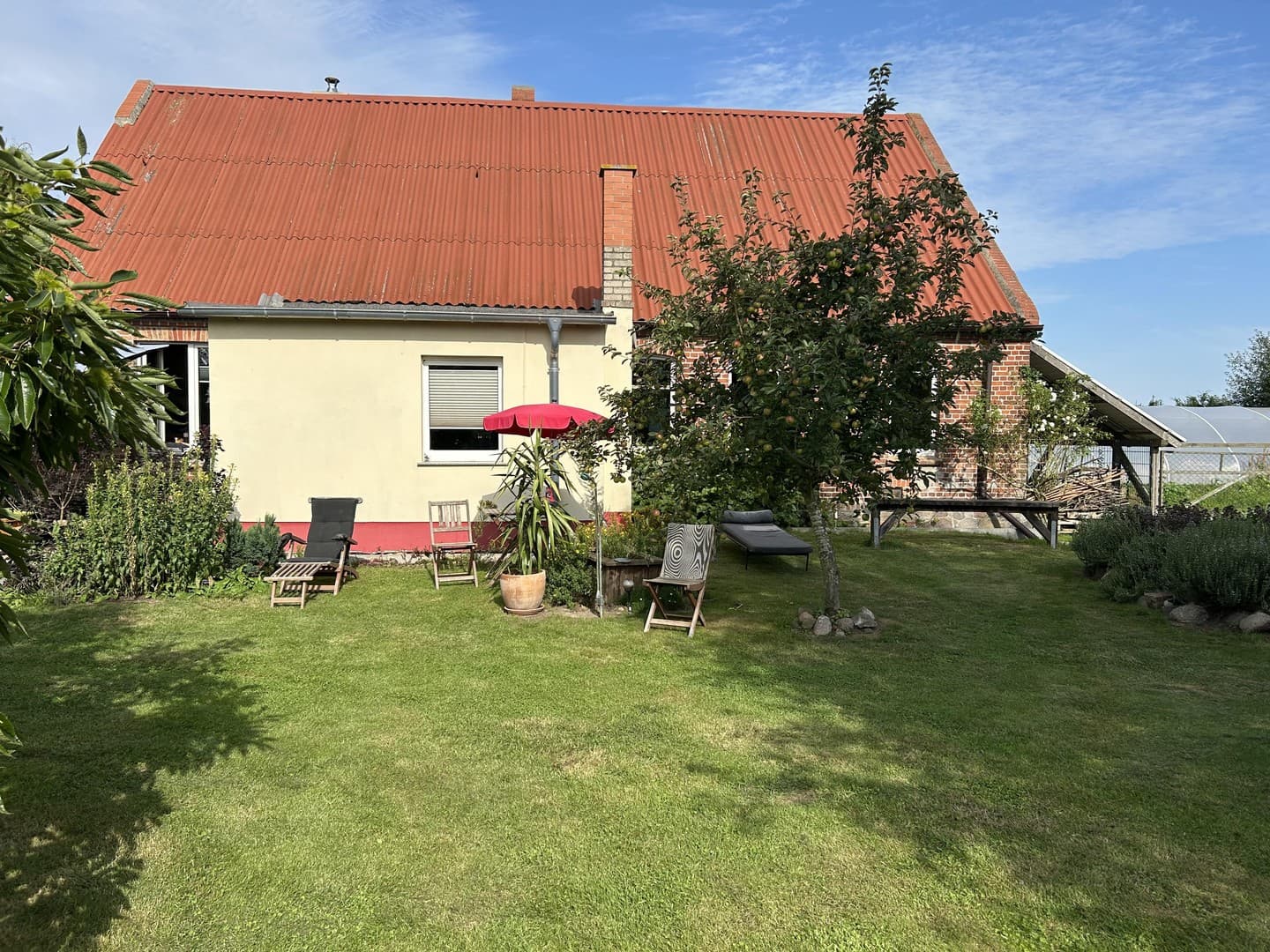 Bauernhaus mit 6399 Qudratmeter Land mitten auf den Feldern