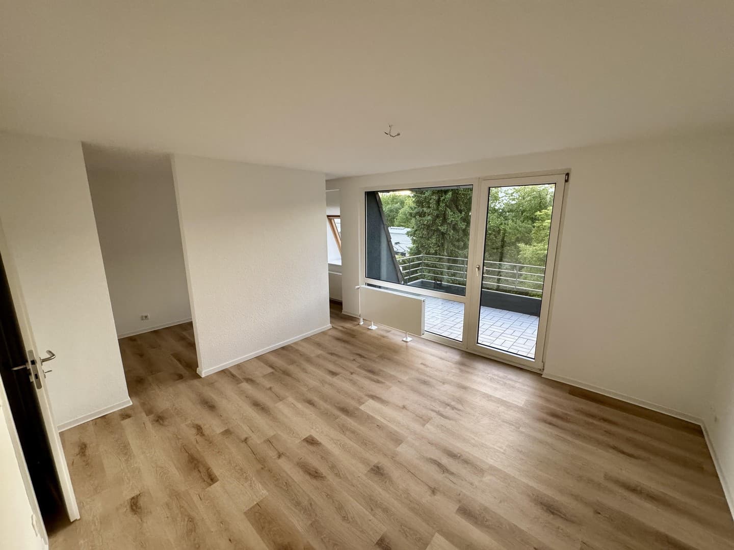 ERSTBEZUG AM UELLENDAHL: 2 ZIMMER WOHNUNG BALKON WHG