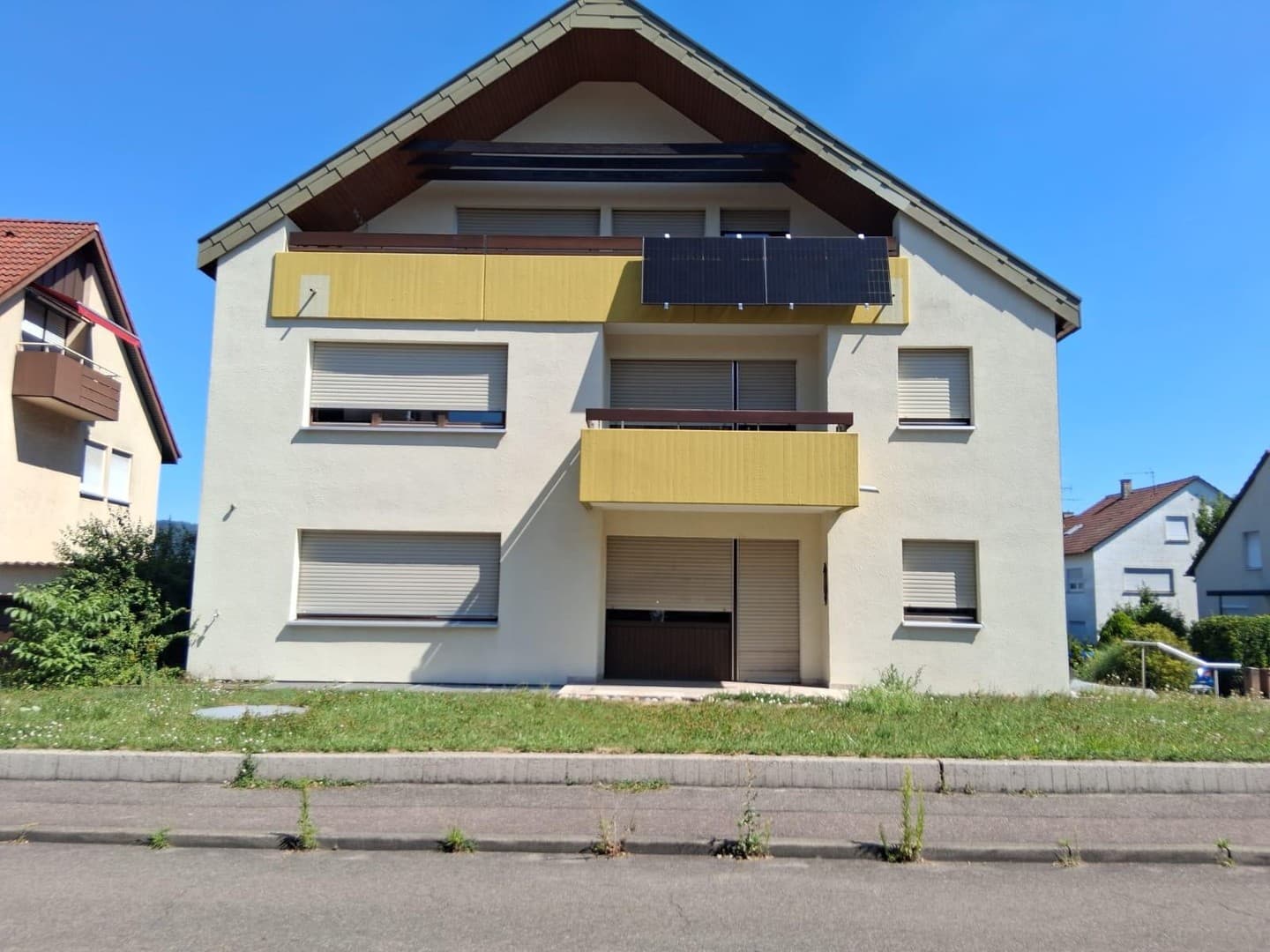 Großzügige Erdgeschosswohnung mit Hauscharakter, großem Keller und Garten