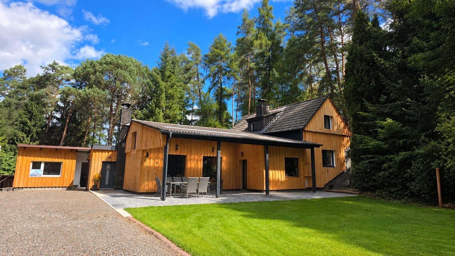 Forsthaus / Chalet in Alleinlage * Kernsaniert *