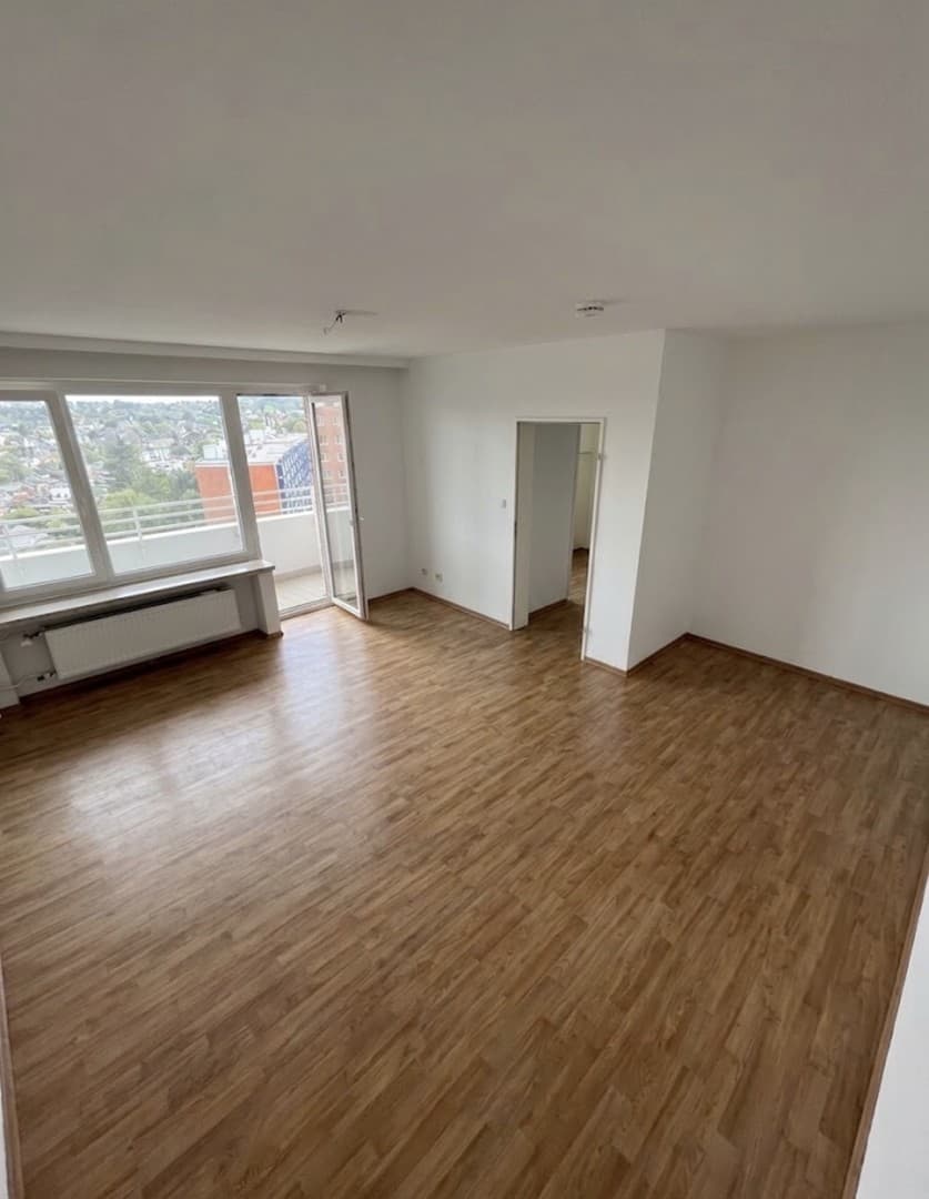 Frisch sanierte 1-Zimmer-Wohnung mit Weitblick über Elmshorn