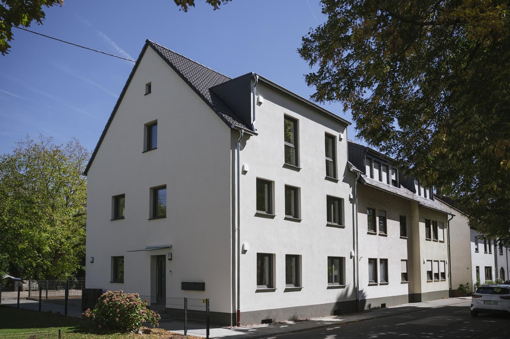 Erdgeschosswohnung mit Terrasse, eigenem Garten und KfW-Kredit mit 30.000 Euro Zuschuss