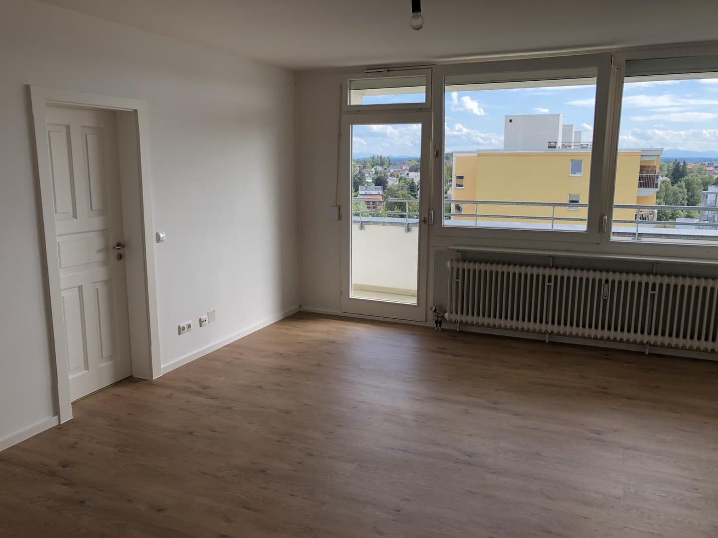 Von Privat - renovierte 3-Zi.-Whg. mit S-Balkon und Bergblick