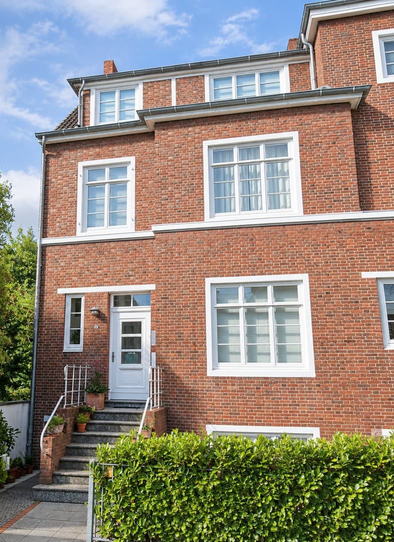 Original- Wohnen über den Dächern Schwachhausens – 2 Zimmer, Dachterrasse und Grünblick