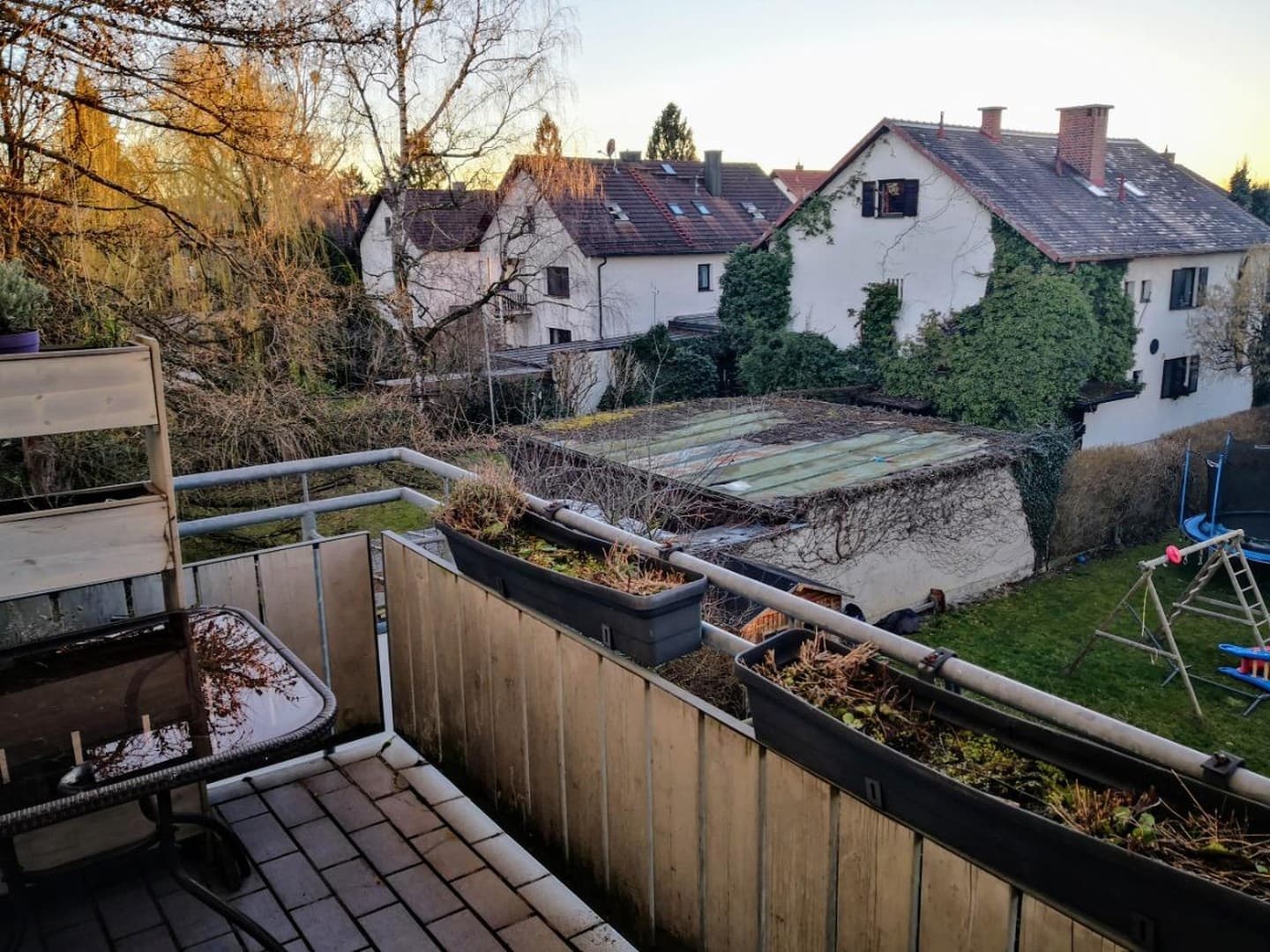 IMMOBILIENMENSCHEN - Helle 2 Zi. Dachgeschosswohnung mit Schlafgalerie