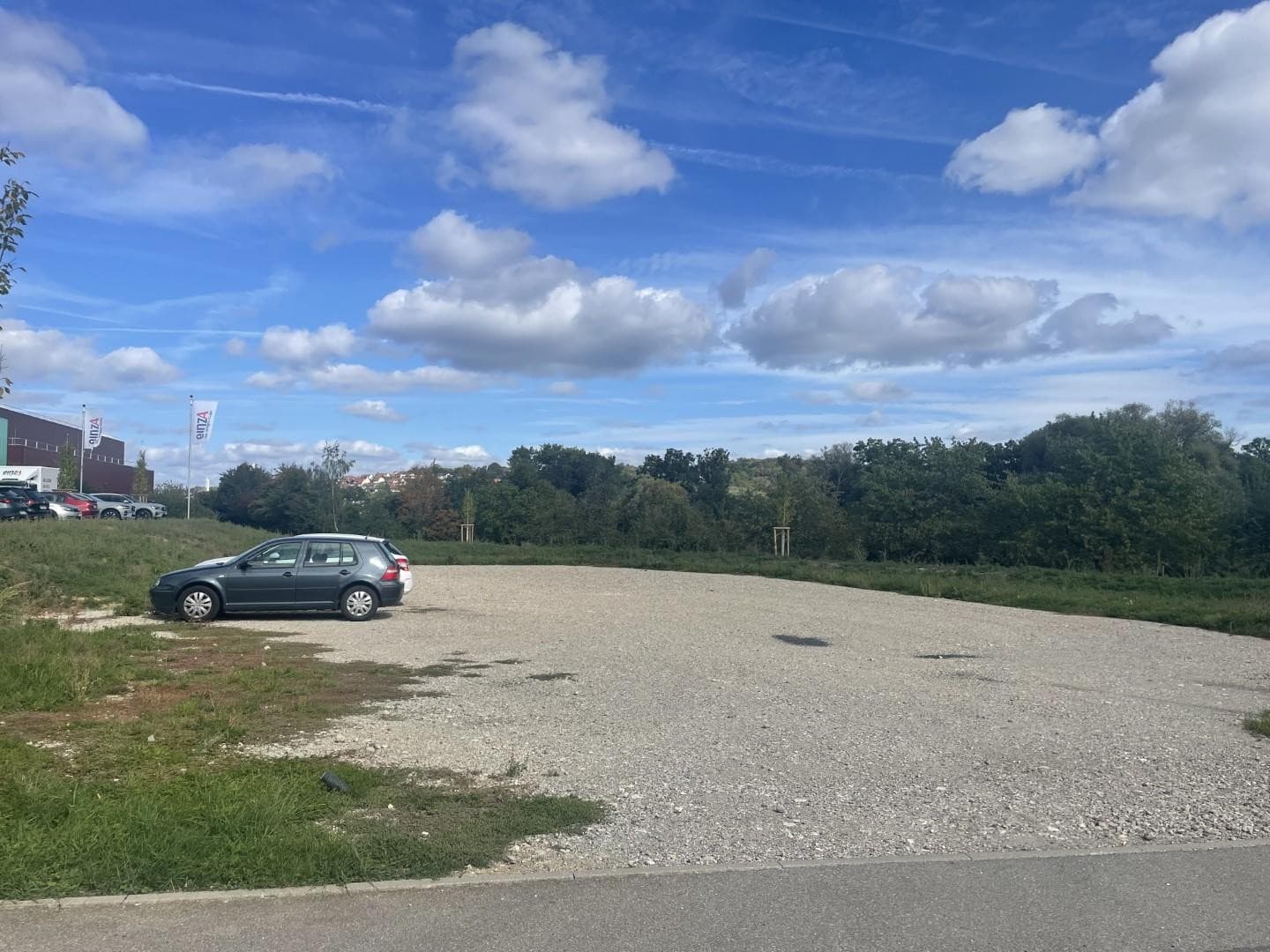 Außenfläche 1.211m² - 780m² geschottert