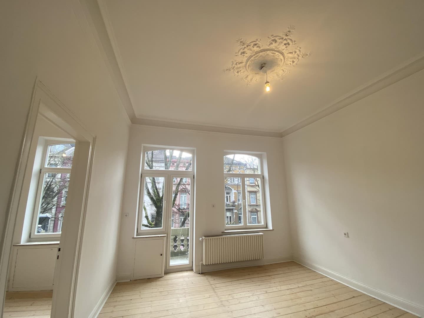 Stilvoll sanierter Altbau – 2 gleich große Zimmer | EBK, Balkon | Nähe RWTH/FH
