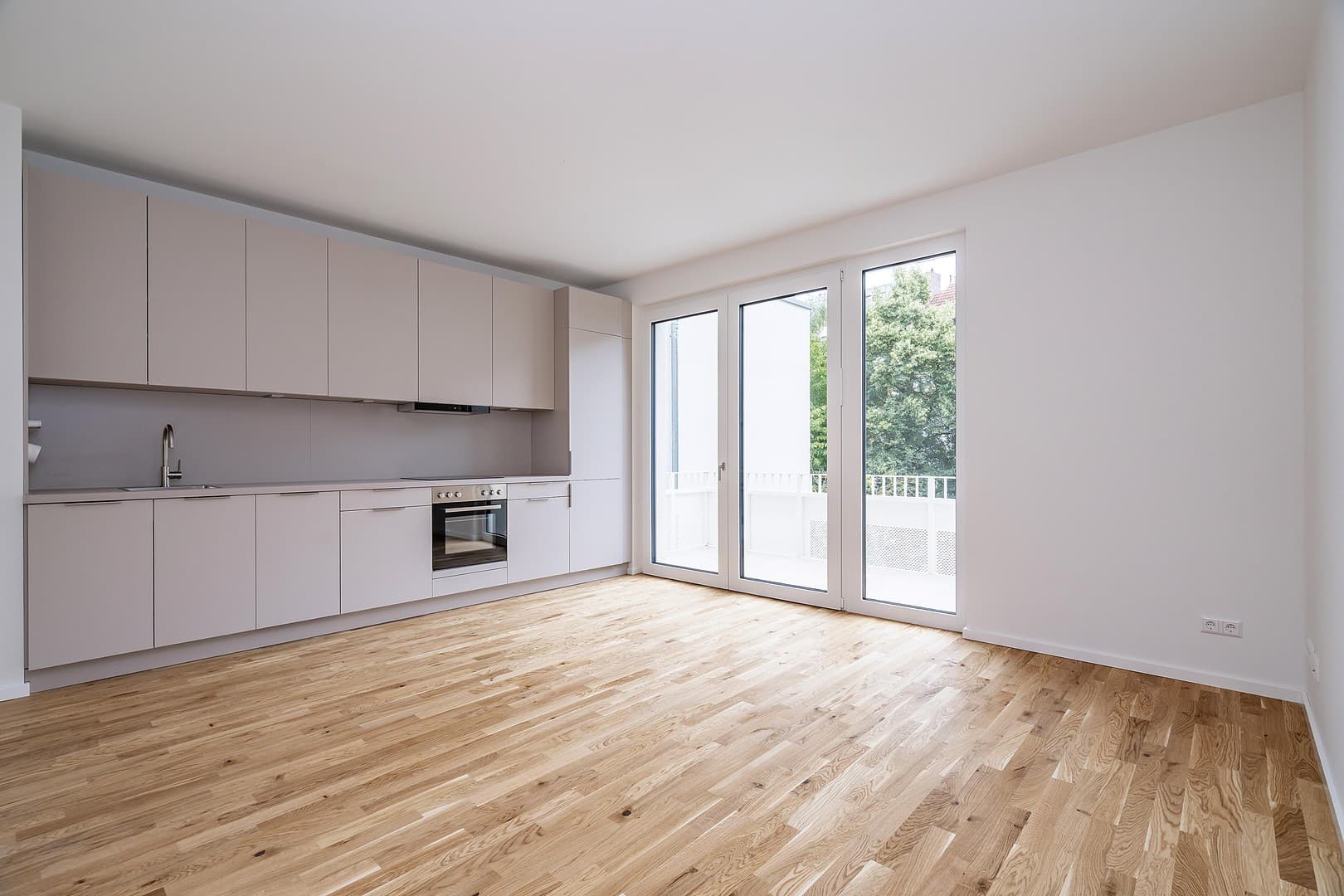 Helle 2-Zimmer-Wohnung mit Balkon und Einbauküche