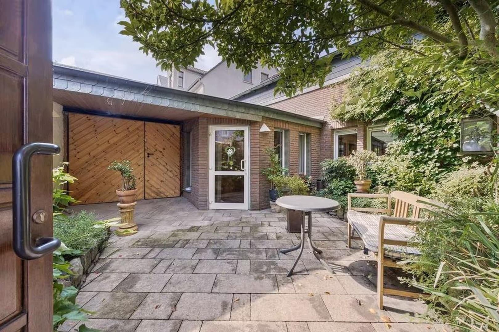 Provisionsfrei: Haus mit Garten & eigenem Eingang, 141 qm