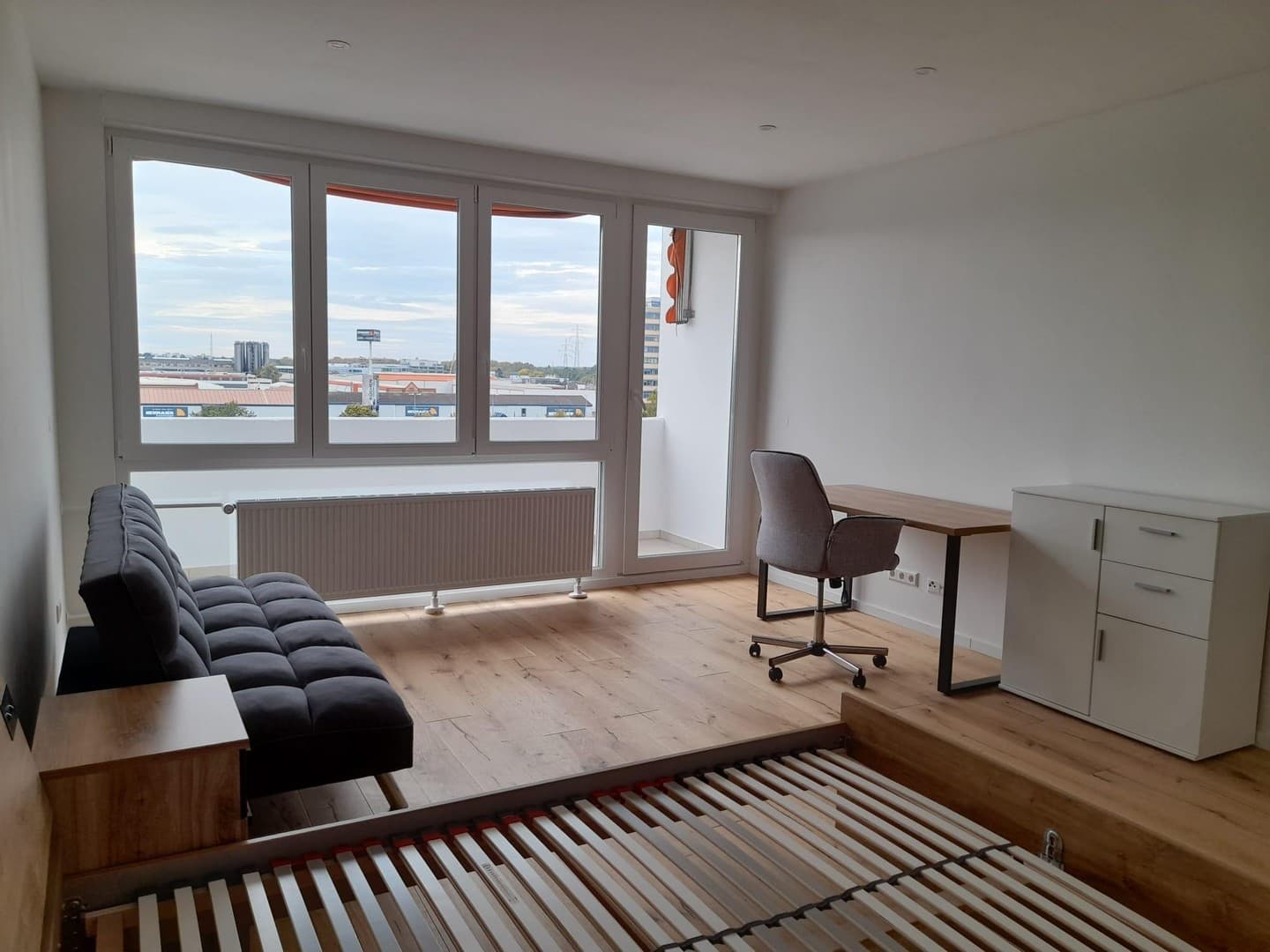 ++TOP renovierte 4 ZKB++großer Südbalkon++2 Bäder++Küche++möbliert