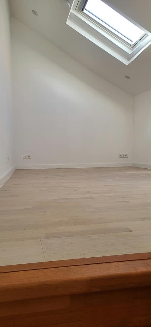 Kleines Nebengebäude mit Bad zu vermieten