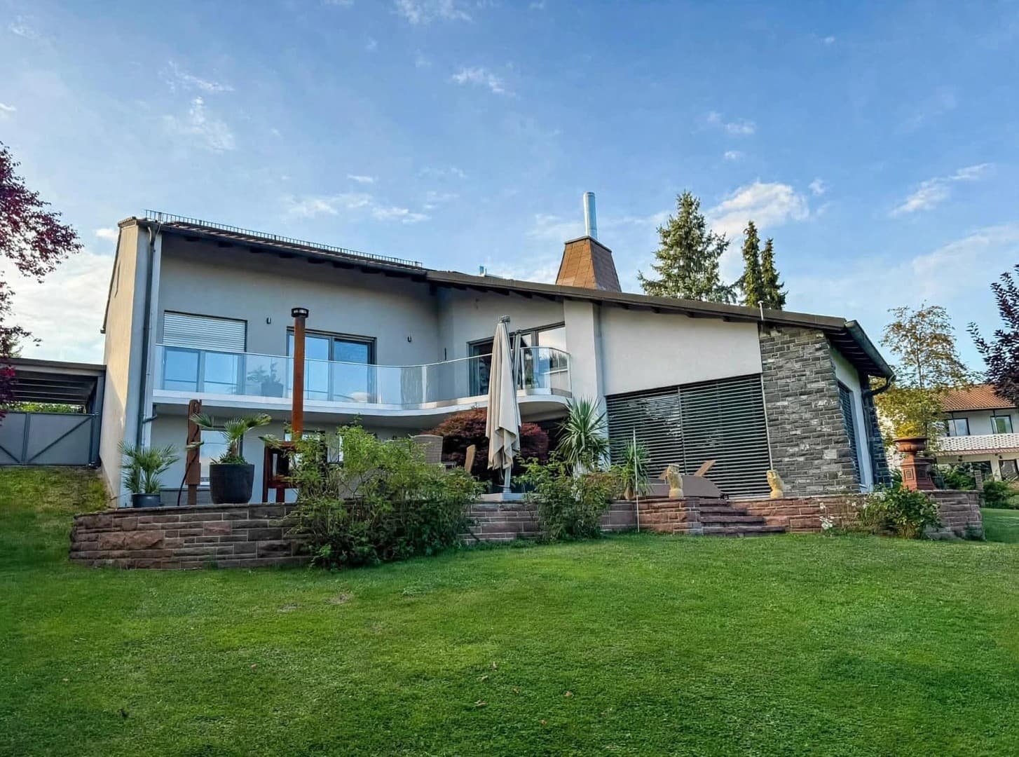 Architektenvilla mit Traumblick in bester Lage von Hof