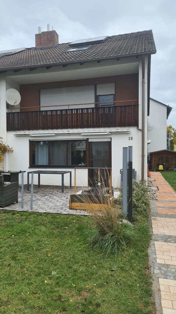 Gepflegte 6 Zimmer 152 qm DDH mit Garage und Garten in 91088 Bubenreuth