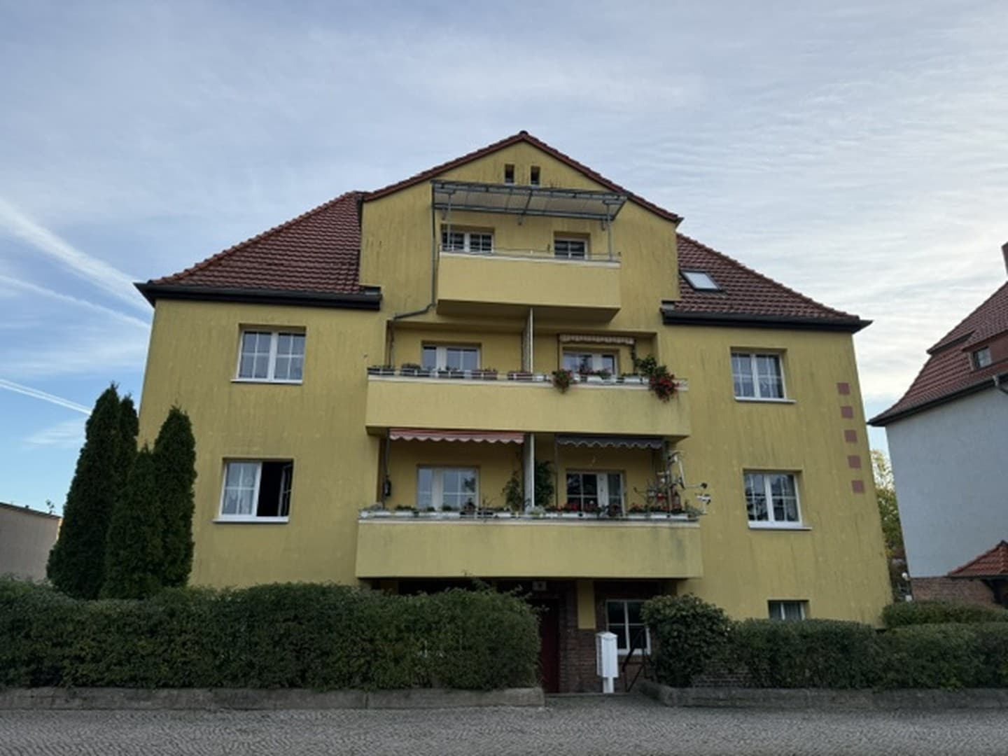 Sanierte Erdgeschosswohnung mit Terrasse