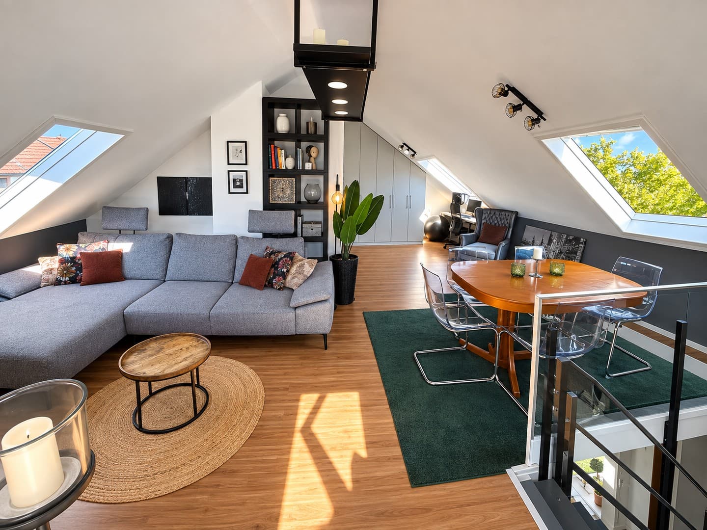 2,5-Zimmer-Maisonette mit Atelier, Dachterrasse & Stellplatz & provisionsfrei