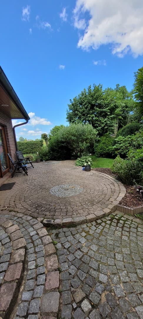 Charmante 2 Zi-Terrassenwohnung mit großzügigem Garten und viel Wohnkomfort (90 qm)
