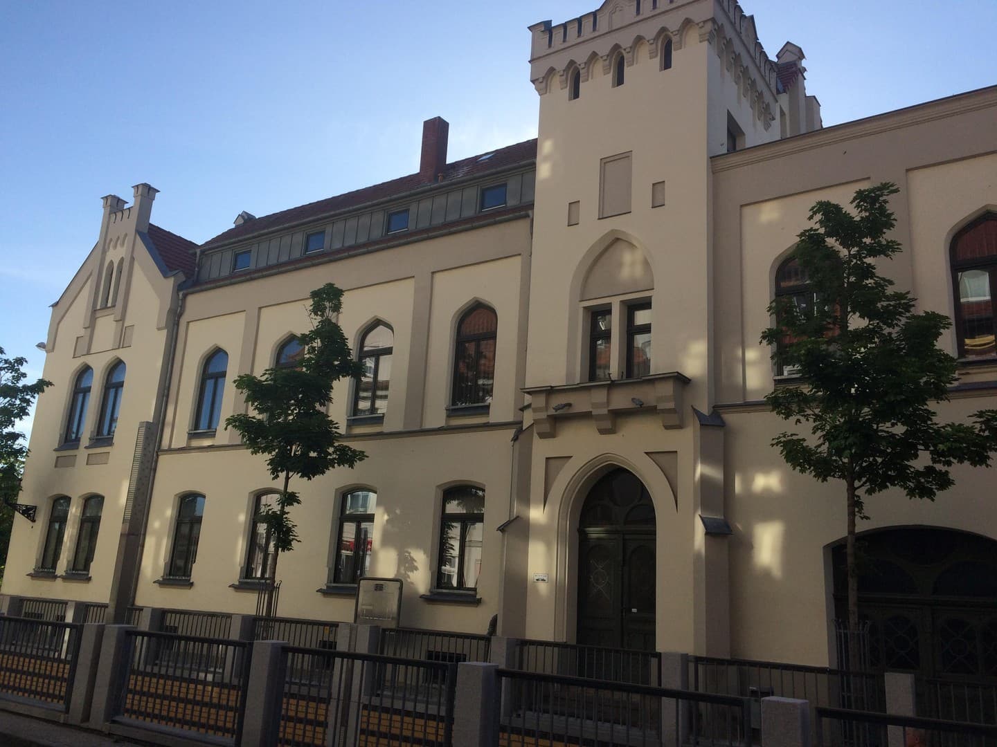 Arbeiten, wo andere Urlaub machen - Bürohaus mit Blick auf den Tiefwarensee