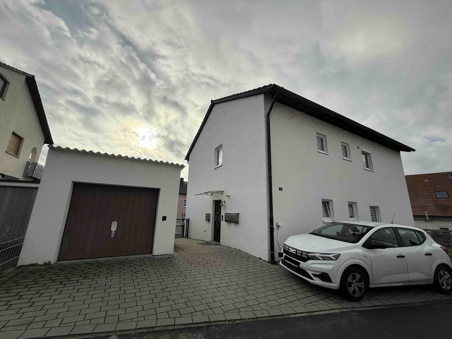 Mehrfam.haus m. großem Grundstück (3 Whg), ideal als Mehrgen.haus, Eigennutzer, Kapitalanl.