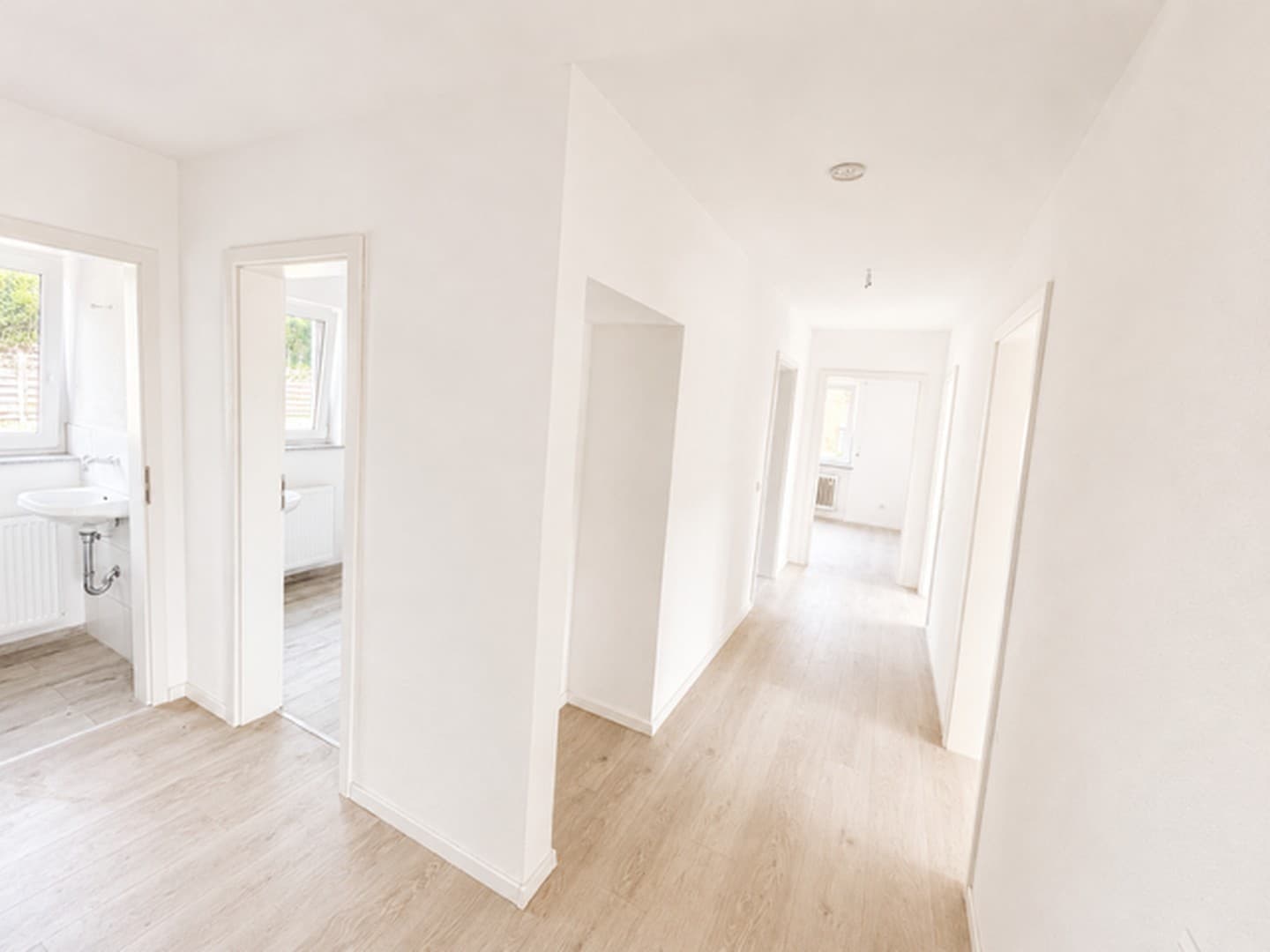 Erstbezug nach Kernsanierung #hell #lichtdurchflutet #4-Zi -Wohnung #Südbalkon #Einbauküche
