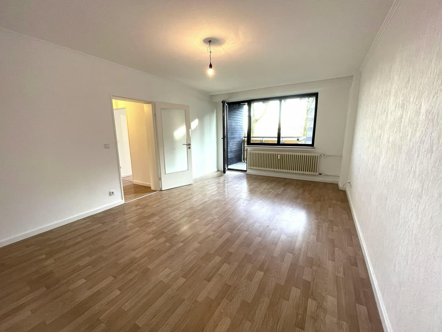 **Moderne 2-Zimmer-Wohnung mit Balkon – ideal für Singles, Paare oder 2er-WG**