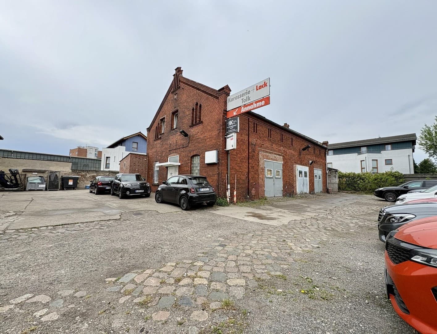 PROVISIONSFREI | KFZ-Werkstatt mit Lackierkabine & 17 Stellplätzen – 557 m²