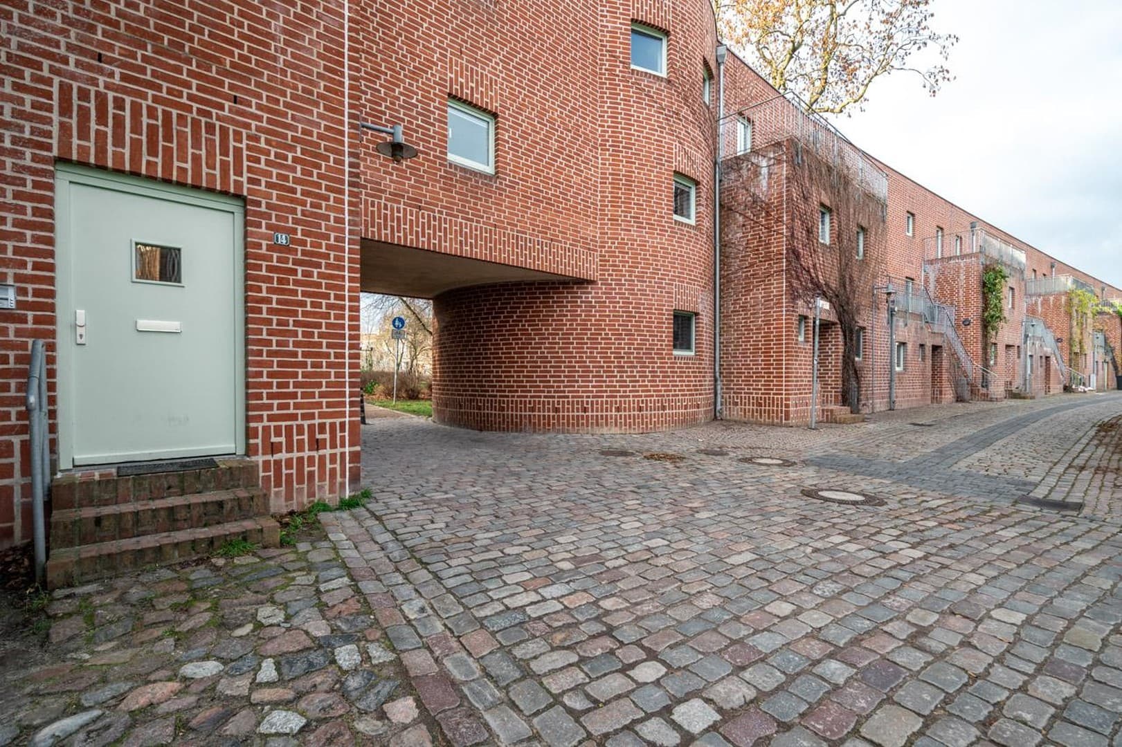 Einmalige 1,5 Raumwohnung mit Gartengrundstück am Wall in der Greifswalder Innenstadt