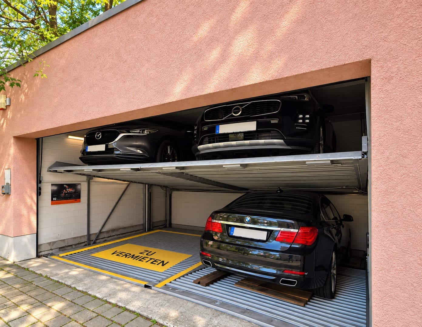 SOFORT verfügbar . Garagenstellplatz in Dresden-Löbtau . Emil-Ueberall-Straße 27