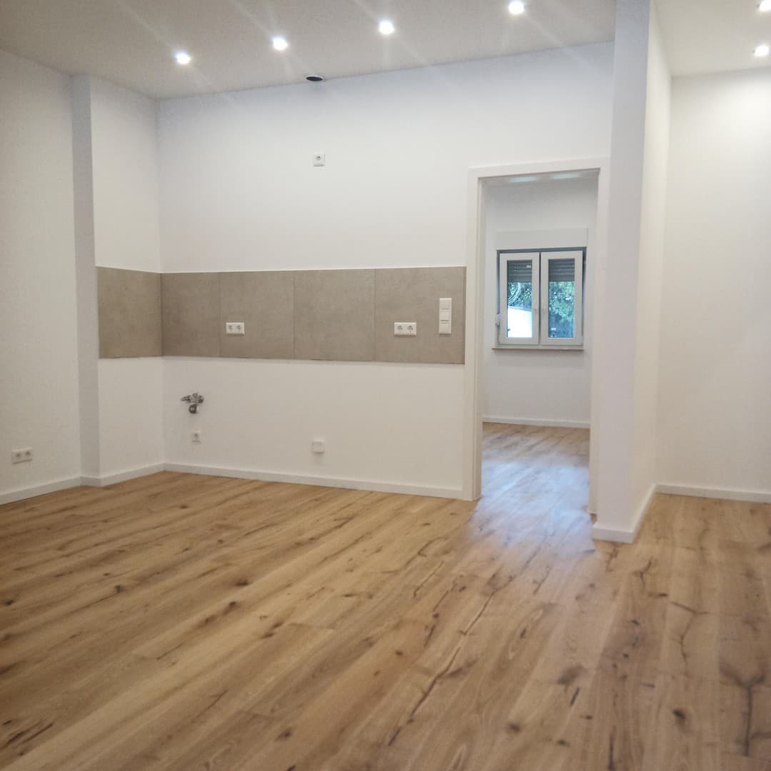 ++TOP sanierte 2 ZKB++Duschbad++Parkett++