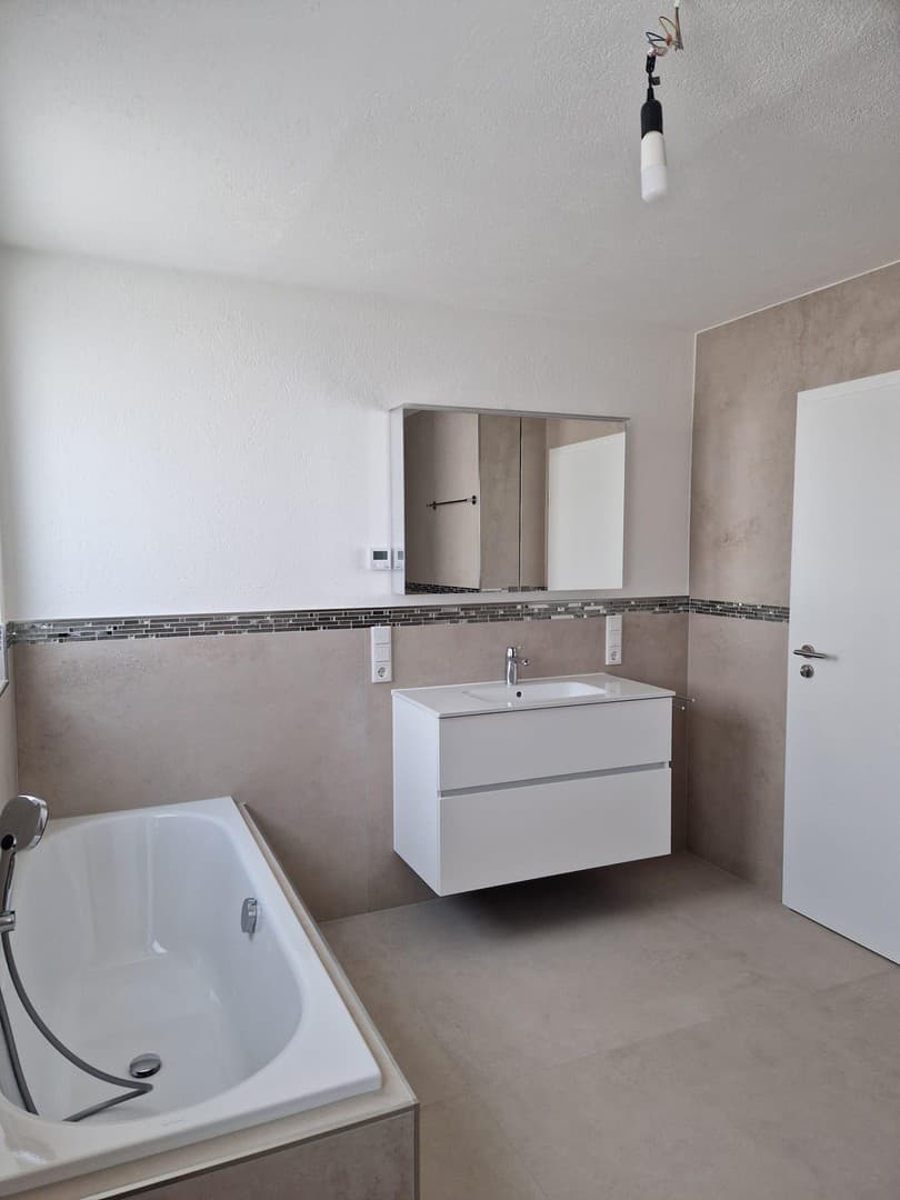 Hochwertige 3-Zimmerwohnung mit Erstbezug nach Kernsanierung – Ihr neues Zuhause auf Neubauniveau!