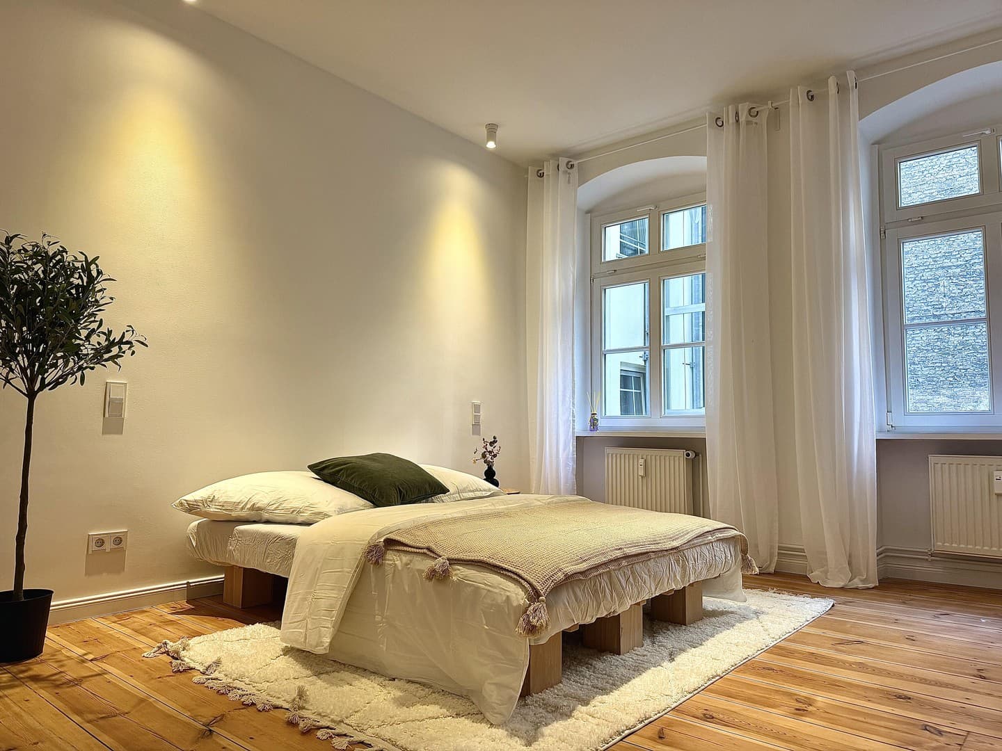 Bezugsfreie Altbauwohnung – frisch saniert in Berlin-Mitte