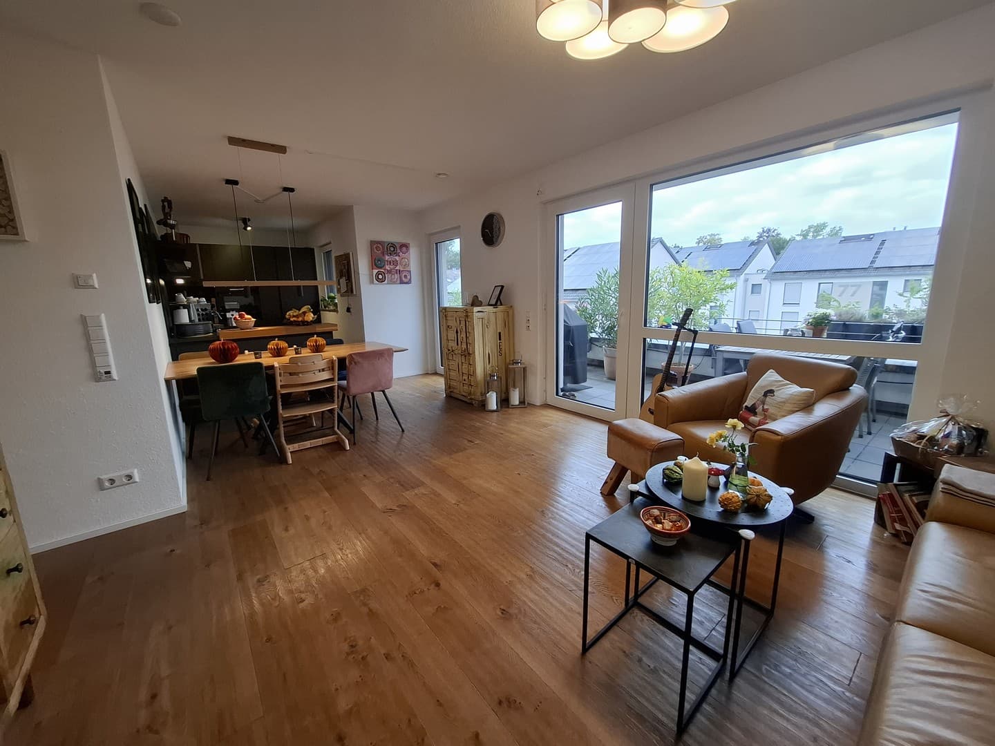 Neuwertiges Penthouse mit großer Dachterrasse - 90m², 2TG-Stellplätze, Bj 2020