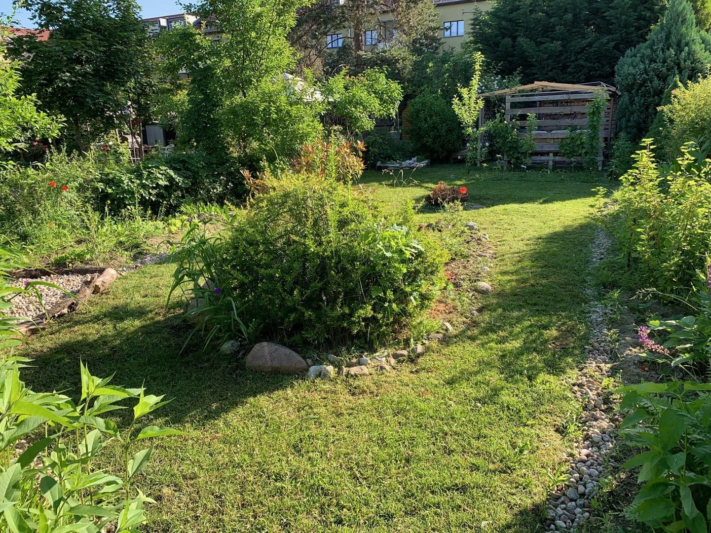 2-Zimmer-Wohnung mit Garten und Balkon, bezugsfrei und provisionsfrei