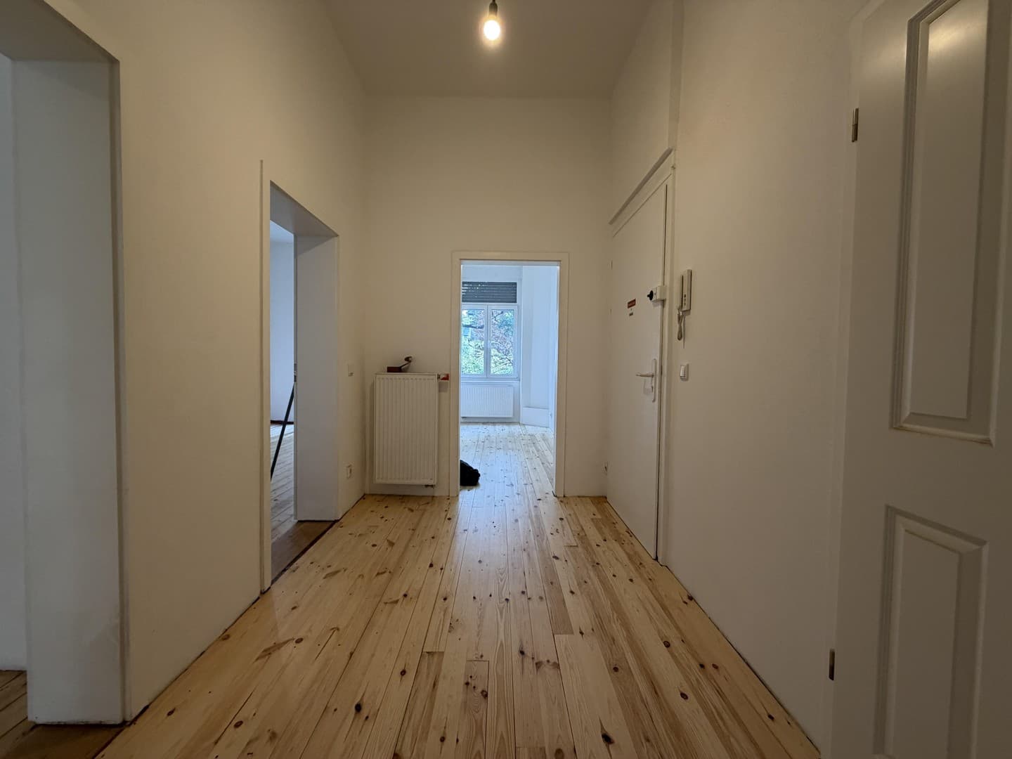 *Erstbezug* Kernsanierte 3-Zimmer Altbau Wohnung auf der Bergerstraße mit EBK und Balkon