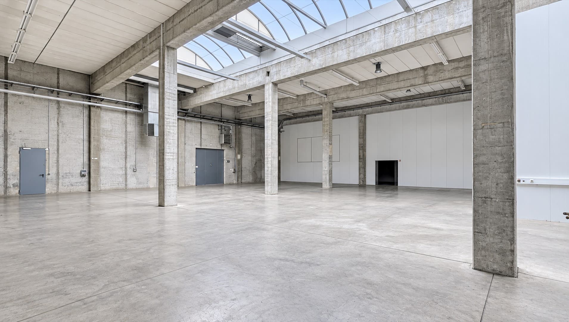 Lager, Produktion, Büro/Soz. R. 750m² + 206m², Freifl. >5000m² (Option + CNC Zerspanung ca.400m²)