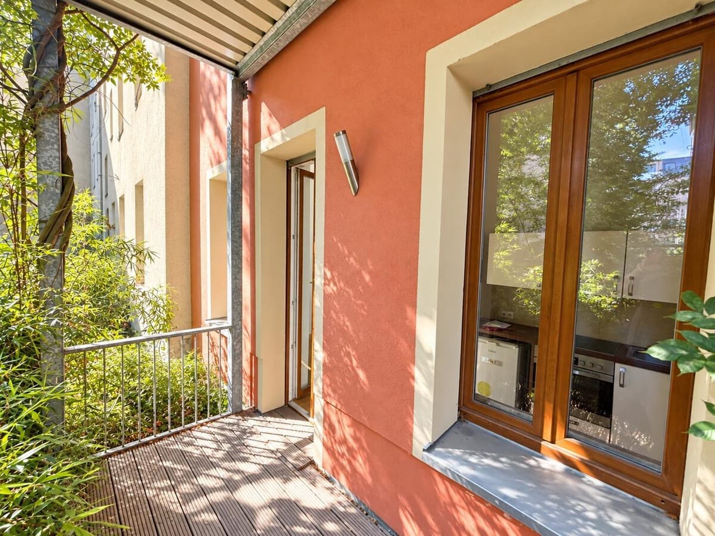 Altbaucharme trifft Gartenglück – zwei Zimmer & ca. 57 m² grünes Refugium ganz für Sie! Bezugsfrei!