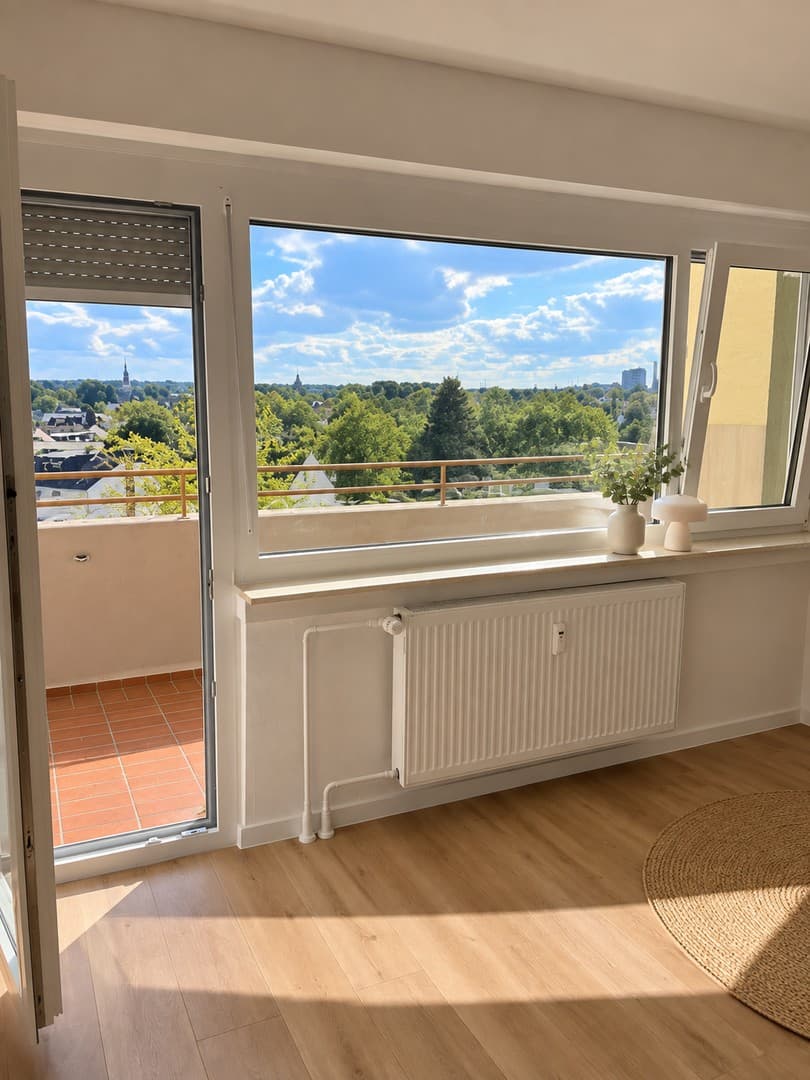 Frisch sanierte & voll möblierte 1-Zi.Whg mit Balkon fußläufig zum Schlosspark und Mainufer