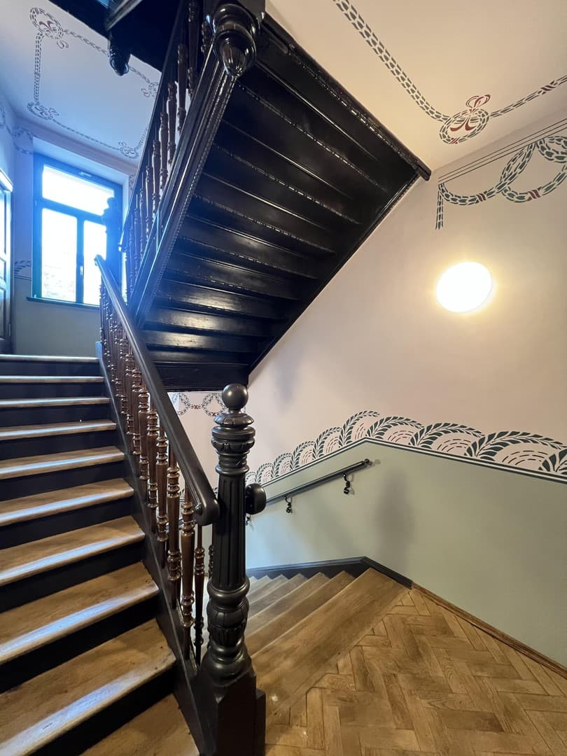 Hochwertig sanierte Altbauwohnung im Erstbezug mit Balkon und Stellplatz