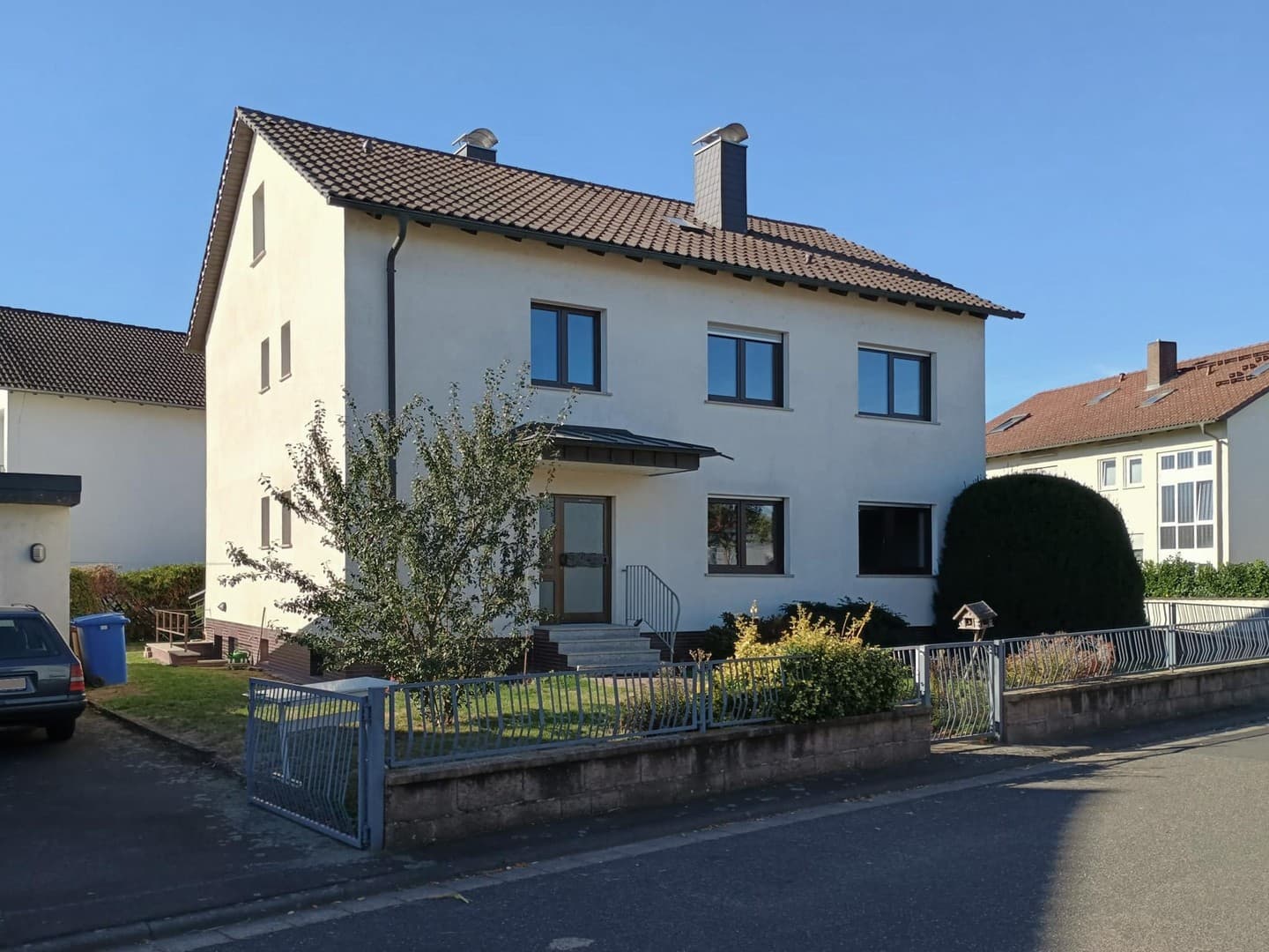 Helle, renovierte 4-Zimmer-Wohnung (1.OG) mit Küche und Süd-Balkon in ruhiger Lage in Kleinostheim