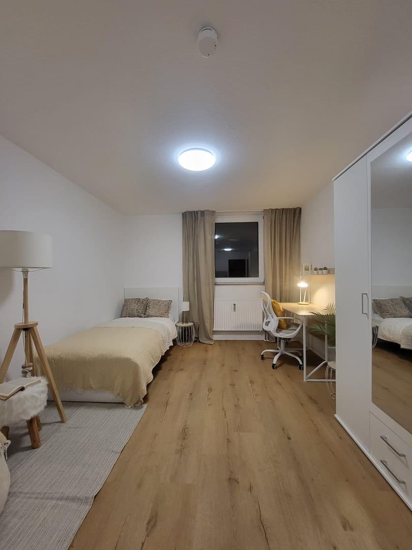 Renoviertes und möbliertes Studentenapartment im Zentrum von Erlangen, provisionsfrei, bezugsfertig
