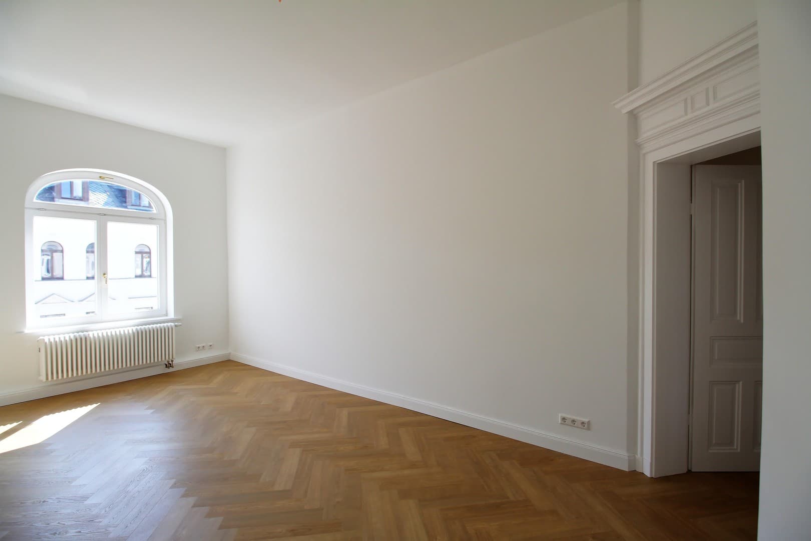 Modernisierte 3-Zimmer-Wohnung m. Luxus-Einbauküche zu vermieten
