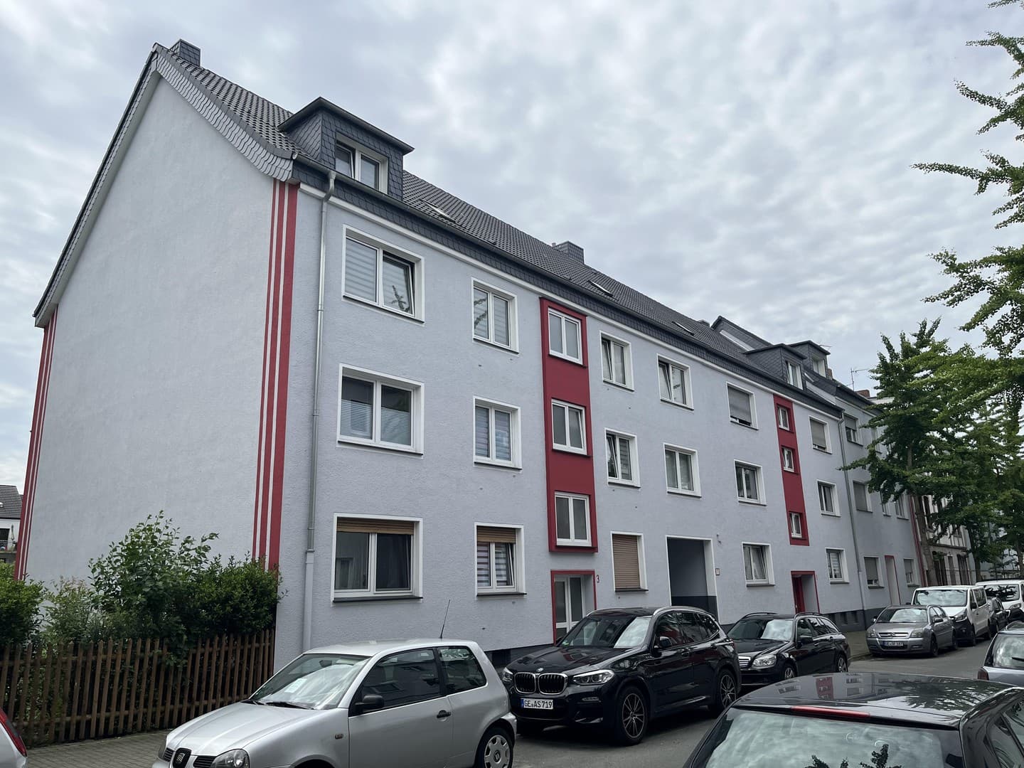 Erstbezug nach Renovierung - Apartment mit eigenem Garten und Garage in ruhiger Lage