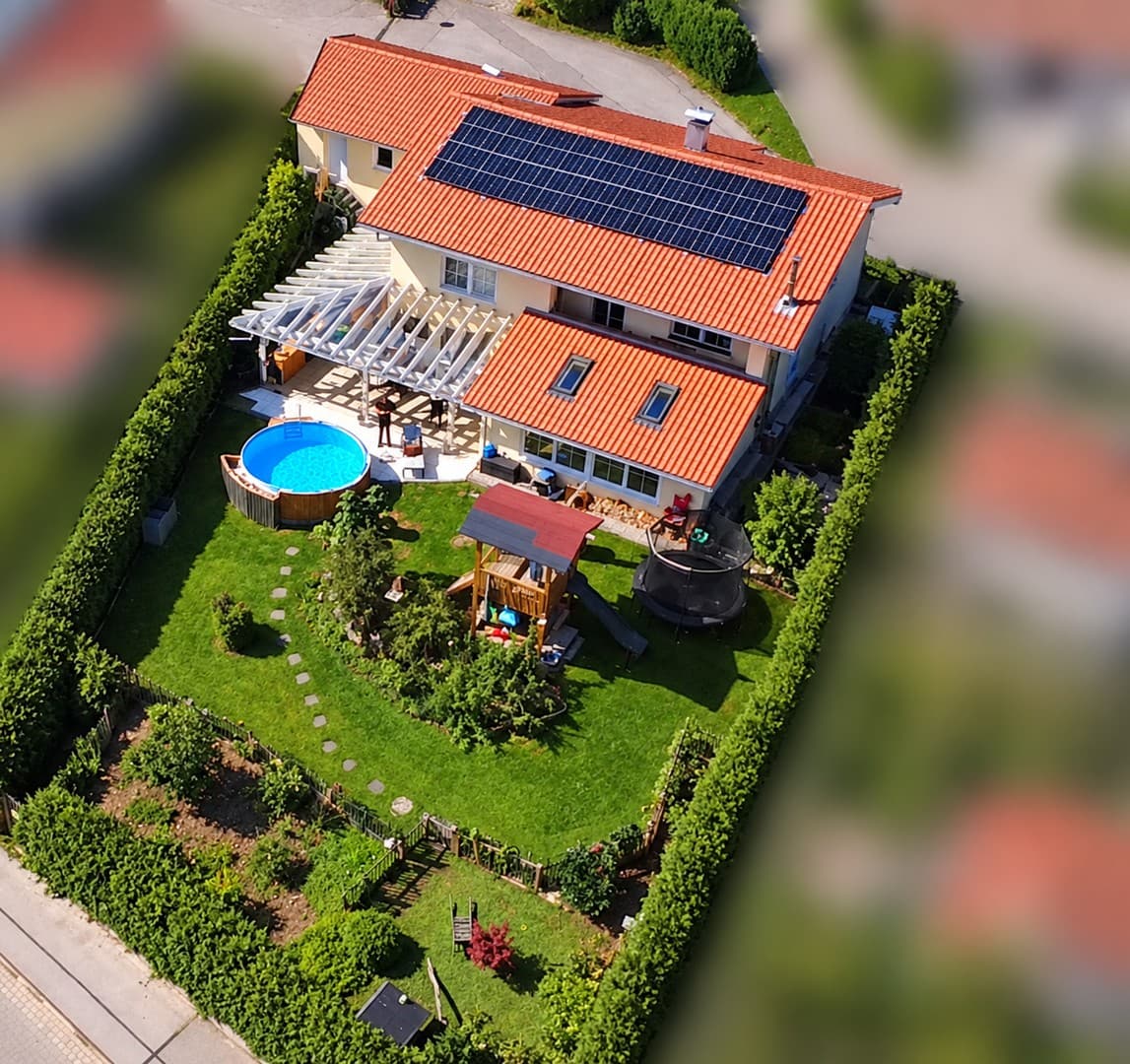 Charmantes Einfamilienhaus mit großem Garten, Pool & Sauna in Siegsdorf