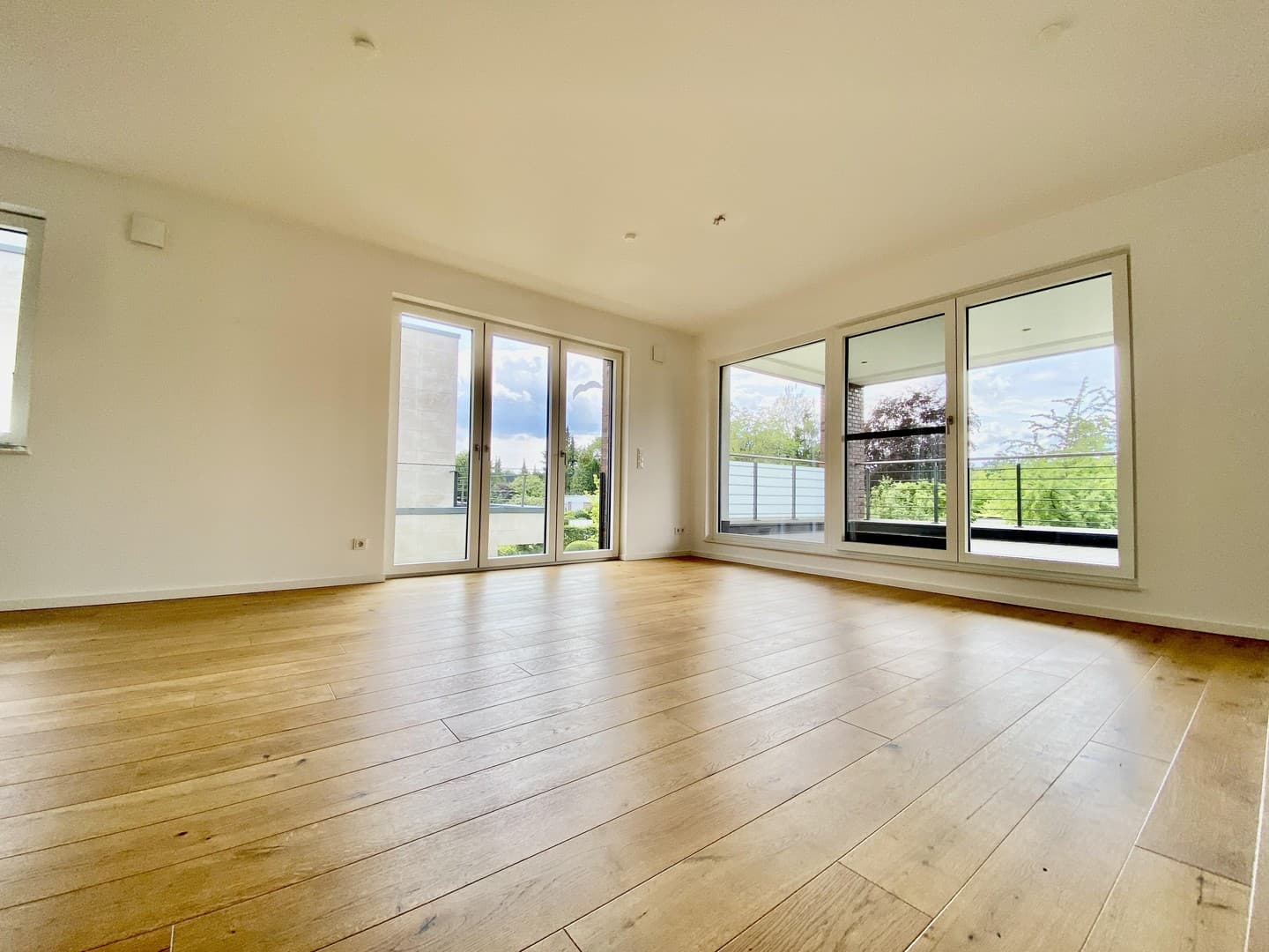 Hochwertige, neuwertige und großzügige Maisonettewohnung in Münster-St. Mauritz !!
