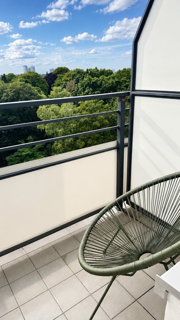 Über den Dächern von Eilbek – möbliertes City-Apartment mit Balkon & Weitblick